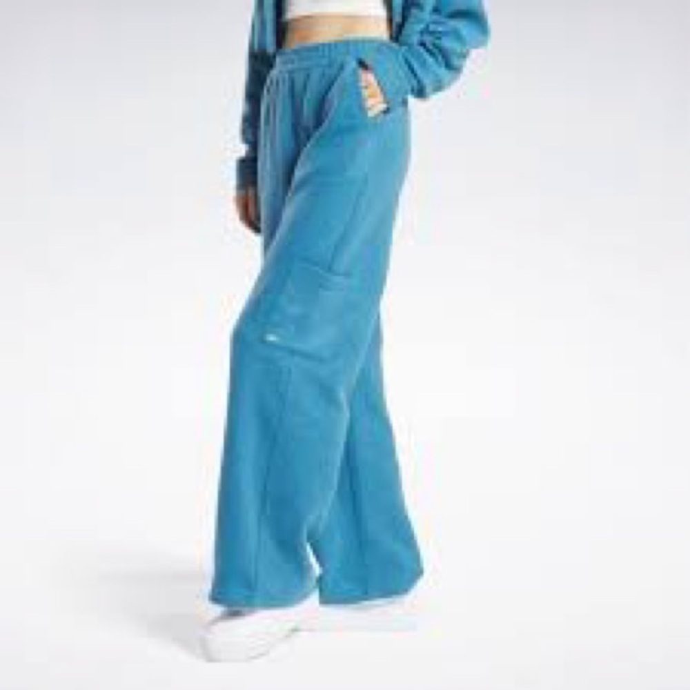 NWT-Reebok Classics
Reverse Fleece Wide
Leg Joggers